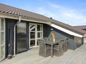 Holiday Home Anett - 400m from the sea by Interhome