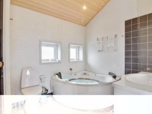 Holiday Home Anett - 400m from the sea by Interhome