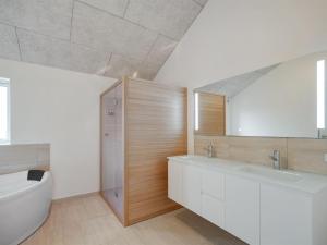 Holiday Home Eveline - 1-5km from the sea by Interhome