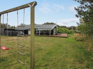 Holiday Home Nienke - 700m from the sea by Interhome