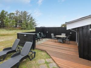 Holiday Home Nienke - 700m from the sea by Interhome
