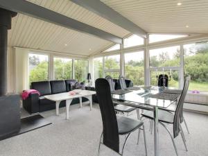 Holiday Home Gitten - 600m from the sea by Interhome