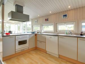 Holiday Home Gitten - 600m from the sea by Interhome