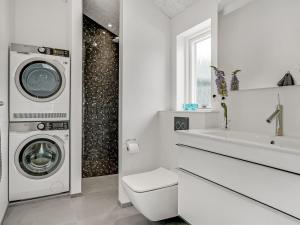 Holiday Home Fegge - 1-5km from the sea by Interhome