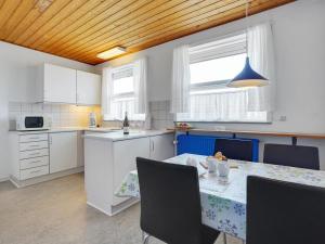 Apartment Otte - 500m from the sea by Interhome