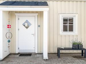 Holiday Home Ingmarie - 1km from the sea by Interhome