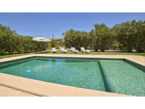 Poolside Garden Retreat in Búger