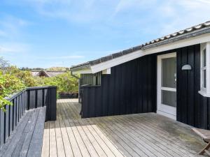 Holiday Home Fenneke - 50m from the sea by Interhome