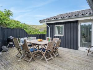 Holiday Home Fenneke - 50m from the sea by Interhome