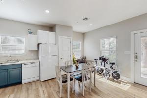 Three Palms By The Bay