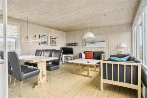 LN76217-Hjorring-Hjaelmerenden-2