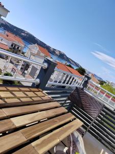 Grey Gold apartment 80m from the beach