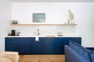 Wooden floor homes 1 bedroom