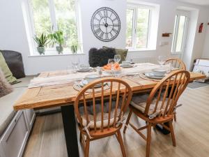 Canal View Apartment