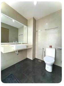 Setapak Central Mall Bathtub & Netflix