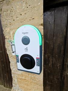 Le nid des Hirondelles avec borne de recharge