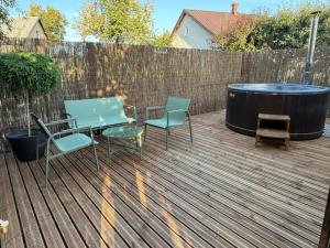 Ursachi Apartaments & Rooms