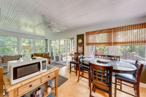 Lake Geneva Family Gem with Fenced Dog Run!