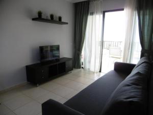 1 Bedroom Apartment Sea Views