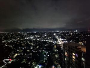 High-Floor Studio with City Views- Skystay 3803 by D