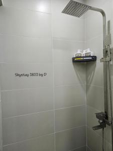 High-Floor Studio with City Views- Skystay 3803 by D