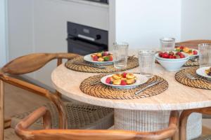 Seaside Oasis by LovelyStay