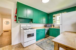 Families Welcome, Fenced Yard Inviting Greer Home