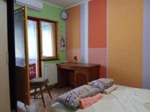Budget 2BR Apartment near Beach & City Center