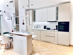 Elegant Acropolis Hideaway , Chic Koukaki Living,4 Persons, neartouristic zones