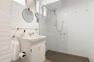 Rockingham Beach Breeze 2BR Retreat