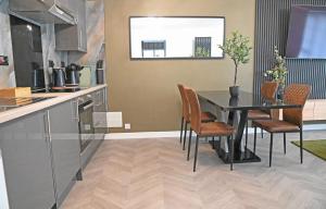 3-Bed in Desirable Mapperley Park Near City Centre