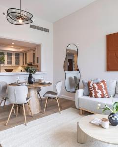 The Boulevard Central Suite Near Burj Khalifa