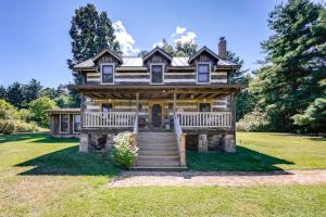 Cabin Vacation Rental about 8 Mi to Penn State! - 3hvězdičkové hotely ve městě State College