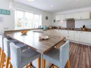 3 Bed in Mudeford oc-nfl84