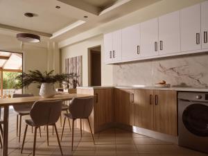 Ilision Aqua - Exclusive Private Pool Suites