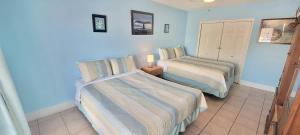 Private Townhome with Private Pool - Sparkys Pool House