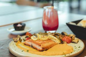 La Urumpta Hotel, AKEN MIND