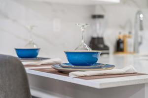 Classic 2 Bed-Basement Near the lake