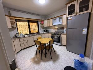 2BR Apartment in Tlaa Al Ali, Parking, AC, WIFI