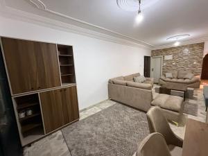 2BR Apartment in Tlaa Al Ali, Parking, AC, WIFI