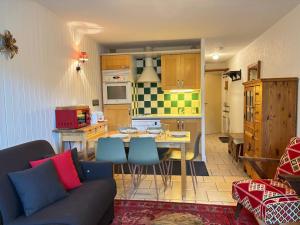 Appartement Central avec Jardin Privatif aux Gets, Proche Commerces et Pistes - FR-1-623-236