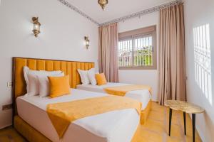 Riad Marrakech Dar Tivawin 3 rooms With Pool Private Riad