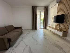 Ilyonis Mias Apartment