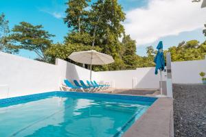 Secret Gems 1 Bedroom Apartment, Pool & Lounge Area - Ubytování bez kategorie ve městě Runaway Bay