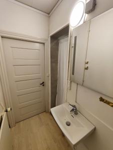 JP Room 1 - fælles køkken og bad