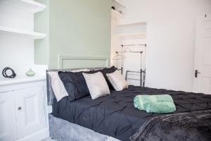 Manchester 3BR House Contractor Hospital Uni