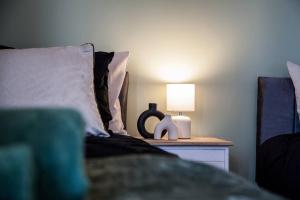 Manchester 3BR House Contractor Hospital Uni