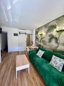 Bienvenidos a Riviera del sol, Apartamento moderno, al lado de la playa