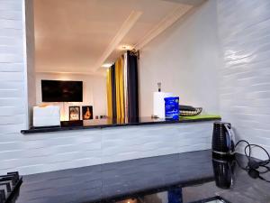 Zanzi Airport Transit Hub 15 min from JKIA