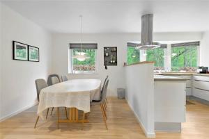 LL235-Tranekaer-Kronens-Have-13